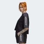 ⁦adidas Graphic Crop T-Shirt-Black⁩ - الصورة ⁦2⁩