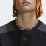 ⁦adidas Graphic Crop T-Shirt-Black⁩ - الصورة ⁦6⁩