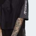 ⁦adidas Graphic Crop T-Shirt-Black⁩ - الصورة ⁦8⁩