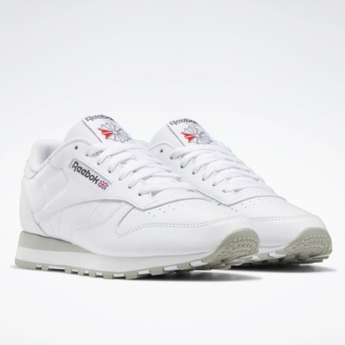 ⁦Reebok Unisex Classic Leather Shoes - حذاء ريبوك كلاسيك جلد للجنسين لون أبيض⁩ - الصورة ⁦3⁩