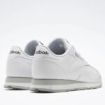 ⁦Reebok Unisex Classic Leather Shoes - حذاء ريبوك كلاسيك جلد للجنسين لون أبيض⁩ - الصورة ⁦4⁩