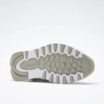 ⁦Reebok Unisex Classic Leather Shoes - حذاء ريبوك كلاسيك جلد للجنسين لون أبيض⁩ - الصورة ⁦5⁩