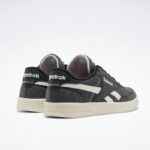 ⁦حذاء ريبوك رويال تيك تي تكستل للنساء لون أسود - Reebok Women's Royal TECHQUE T TXTL Shoes⁩ - الصورة ⁦4⁩