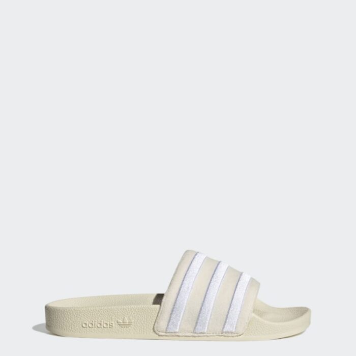 ⁦adidas Womens' Adilette Slides - White⁩ - الصورة ⁦3⁩