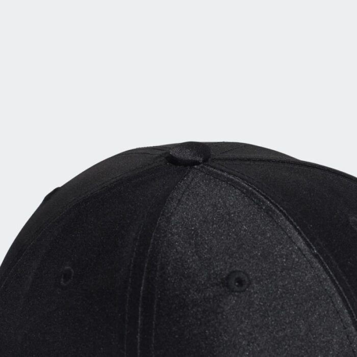 ⁦adidas Unisex' Satin Baseball Cap - Black- طاقية اديداس ستين بيسبول للجنسين لون اسود⁩ - الصورة ⁦2⁩