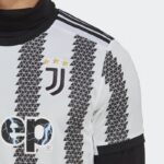⁦Adidas Juventus 22/23 Home Jersey - White- تيشيرت اديداس لون أبيض⁩ - الصورة ⁦4⁩
