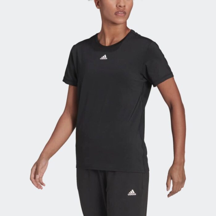 ⁦تيشيرت رياضي نص كم بطباعة شعار الماركة من اديداس بلوزه رياضية للنساء لون أسود Adidas STUDIO LOUNGE RIBBED CROPPED LONG SLEEVE TEE⁩ - الصورة ⁦4⁩