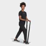 ⁦تيشيرت رياضي نص كم بطباعة شعار الماركة من اديداس بلوزه رياضية للنساء لون أسود Adidas STUDIO LOUNGE RIBBED CROPPED LONG SLEEVE TEE⁩ - الصورة ⁦6⁩