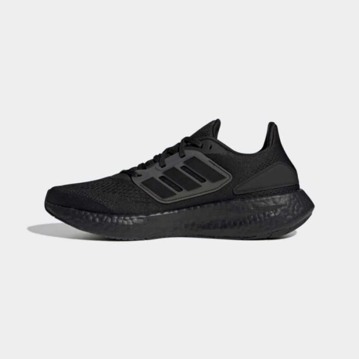 ⁦adidas Pureboost 22 Shoes - Black- حذاء اديداس بيور بوست 22 للرجال لون اسود⁩ - الصورة ⁦8⁩