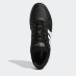 ⁦adidas Mens' Hoops 3.0 Low Classic Vintage Shoes - حذاء اديداس هوبس 3.0 لو كلاسيك للرجال لون اسود ونعل ابيض⁩ - الصورة ⁦2⁩