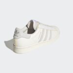 ⁦حذاء سوبر ستار فيجان من اديداس للرجال حذاء رياضي للرجال لون أبيض adidas SUPERSTAR VEGAN Shoes⁩ - الصورة ⁦6⁩