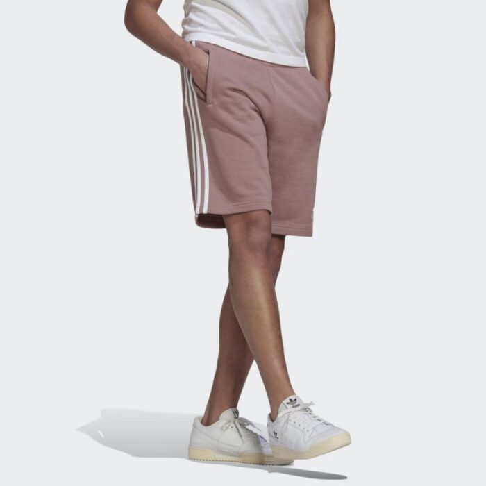 ⁦Adidas Mens' 3-Stripes Sweat Shorts- شورت اديداس ث خطوط للرجال لون بنفسجي⁩ - الصورة ⁦5⁩