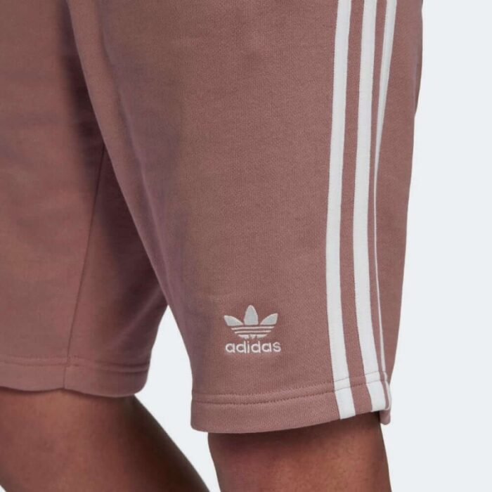 ⁦Adidas Mens' 3-Stripes Sweat Shorts- شورت اديداس ث خطوط للرجال لون بنفسجي⁩ - الصورة ⁦6⁩