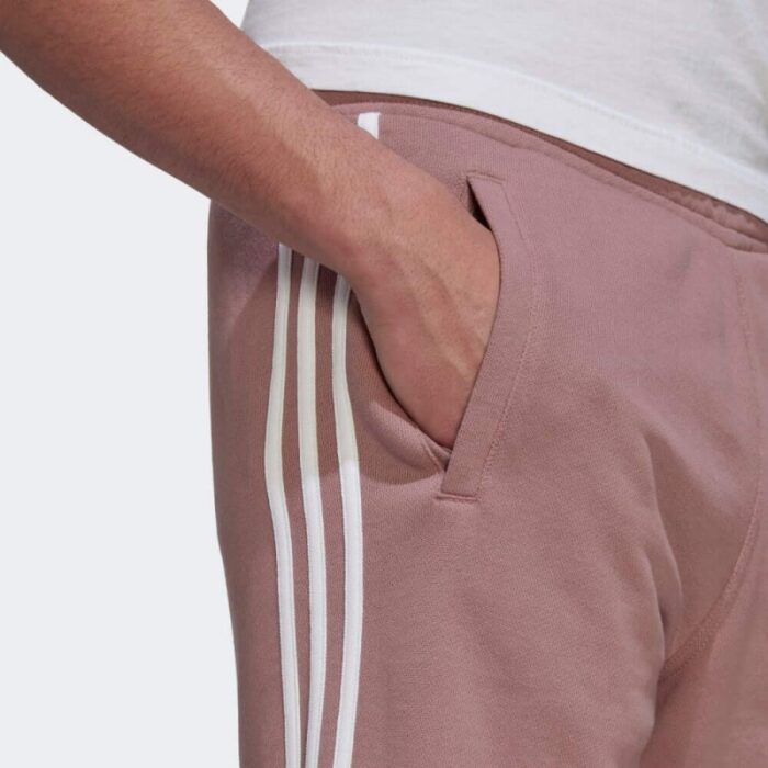 ⁦Adidas Mens' 3-Stripes Sweat Shorts- شورت اديداس ث خطوط للرجال لون بنفسجي⁩ - الصورة ⁦7⁩