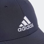 ⁦adidas Unisex' Lightweight Embroidered Baseball Cap -Blue- طاقية اديداس لايت ويت ايمبروديد للجنسين لون أزرق⁩ - الصورة ⁦3⁩