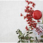 مرتبان كبسولات اللون الاحمر الترميم لتجديد شباب الوحه وشد البشرة وتقليل التجاعيد