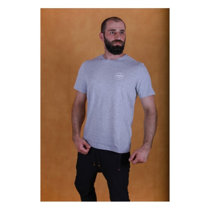 ⁦تيشيرت ديادورا بطباعة غرافيك للرجال لون سكني - Diadora Men's CTN T-Shirt⁩ - الصورة ⁦4⁩