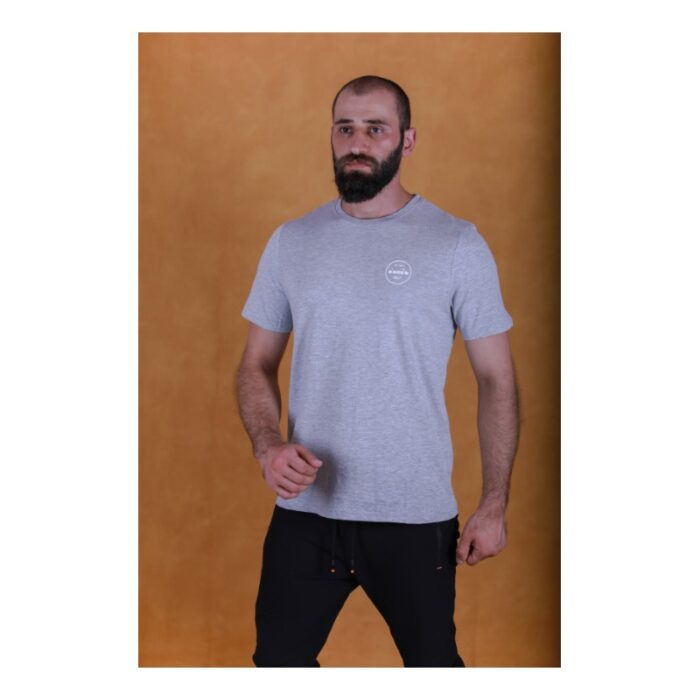 ⁦تيشيرت ديادورا بطباعة غرافيك للرجال لون سكني - Diadora Men's CTN T-Shirt⁩ - الصورة ⁦6⁩