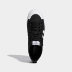 ⁦adidas Women's Nizza Platform Mid Shoes - Black- حذاء اديداس نيزا بلاتقوم ميد للنساء لون أسود⁩ - الصورة ⁦5⁩
