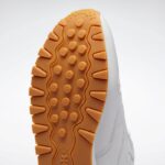 ⁦Reebok Unisex Classic Leather Shoes - حذاء ريبوك كلاسيك جلد للجنسين لون أبيض⁩ - الصورة ⁦10⁩