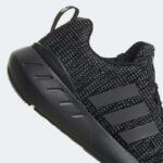 ⁦adidas Kids' Swift 22 Shoes – Black - حذاء اديداس سويفت 22 للأطفال لون أسود⁩ - الصورة ⁦10⁩