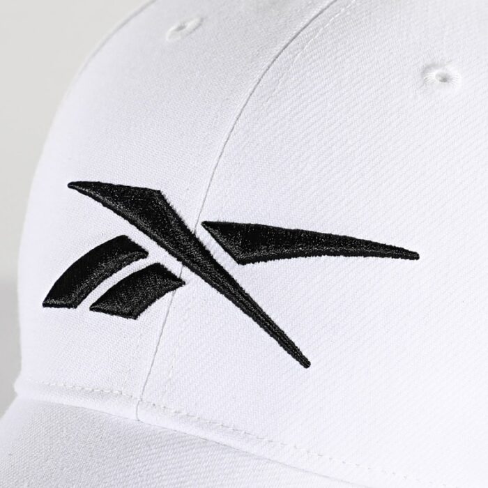 ⁦Reebok United By Fitness Baseball Hat طاقية ريبوك يونيتد باي فيتنس للجنسين لون أبيض⁩ - الصورة ⁦5⁩