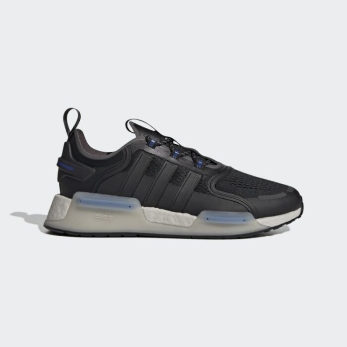 ⁦adidas NMD_V3 Shoes - Black- حذاء اديداس ان ام دي في 3 للرجال لون أسود⁩ - الصورة ⁦2⁩