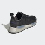 ⁦adidas NMD_V3 Shoes - Black- حذاء اديداس ان ام دي في 3 للرجال لون أسود⁩ - الصورة ⁦8⁩