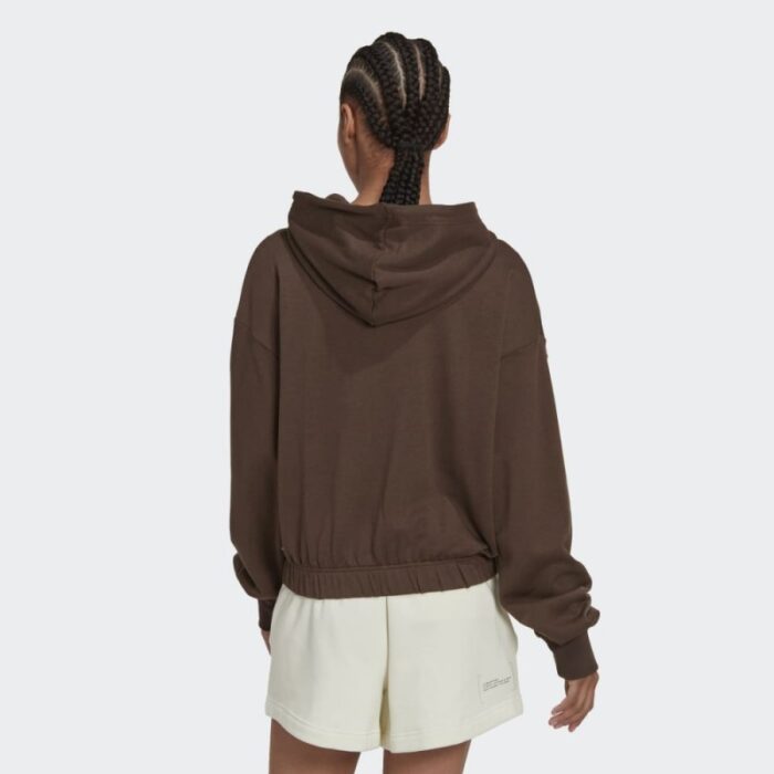 ⁦adidas Women' Studio Lounge Cropped Hoodie - Brown-هودي اديداس استديو لونج كروبيد للنساء لون بني⁩ - الصورة ⁦5⁩