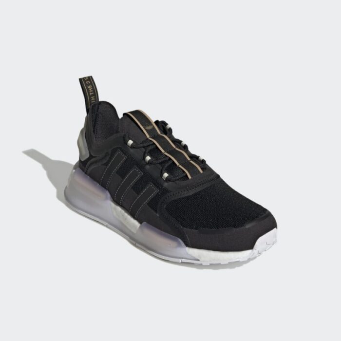 ⁦adidas Womens' NMD_V3 Shoes - Black- حذاء ايداس ان ام دي في 3 للنساء لون أسود ونعل أبيض⁩ - الصورة ⁦7⁩