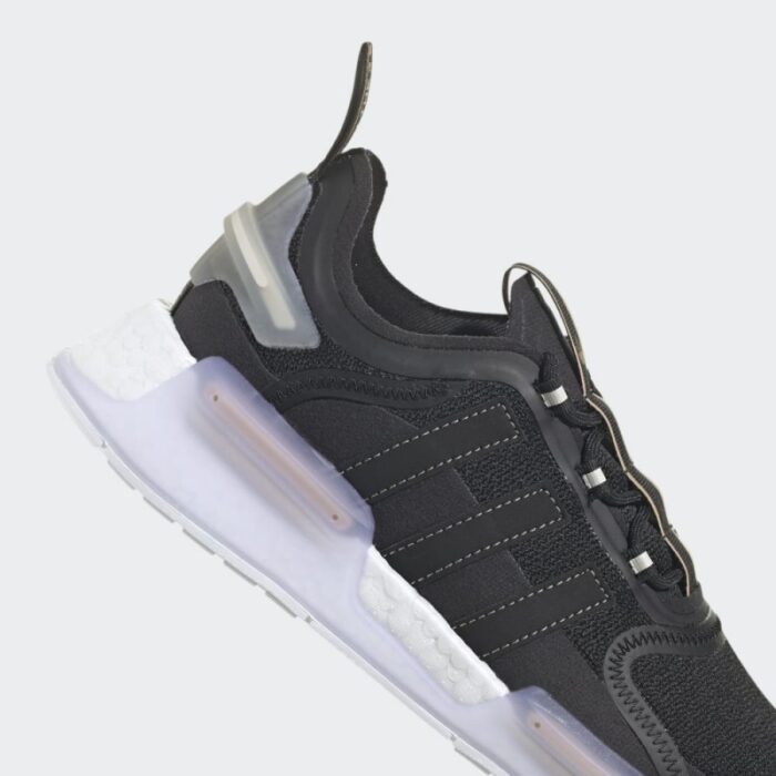 ⁦adidas Womens' NMD_V3 Shoes - Black- حذاء ايداس ان ام دي في 3 للنساء لون أسود ونعل أبيض⁩ - الصورة ⁦10⁩