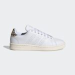 ⁦adidas Women's Advantage Shoes - White - حذاء اديداس ادفانتج للنساء لون أبيض⁩ - الصورة ⁦2⁩