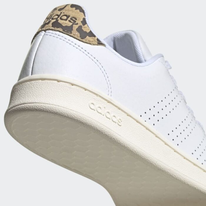 ⁦adidas Women's Advantage Shoes - White - حذاء اديداس ادفانتج للنساء لون أبيض⁩ - الصورة ⁦9⁩