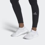 ⁦adidas Womens' Ultraboost Slip-On DNA Shoes - White- حذاء اديداس ألترا بوست سليب أون دي ان ايه للنساء لون أبيض⁩ - الصورة ⁦2⁩