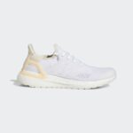 ⁦adidas Women's Ultraboost 19.5 DNA Shoes - White - حذاء اديداس الترا بوست 19.5 دي ان ايه للنساء لون أبيض⁩ - الصورة ⁦2⁩