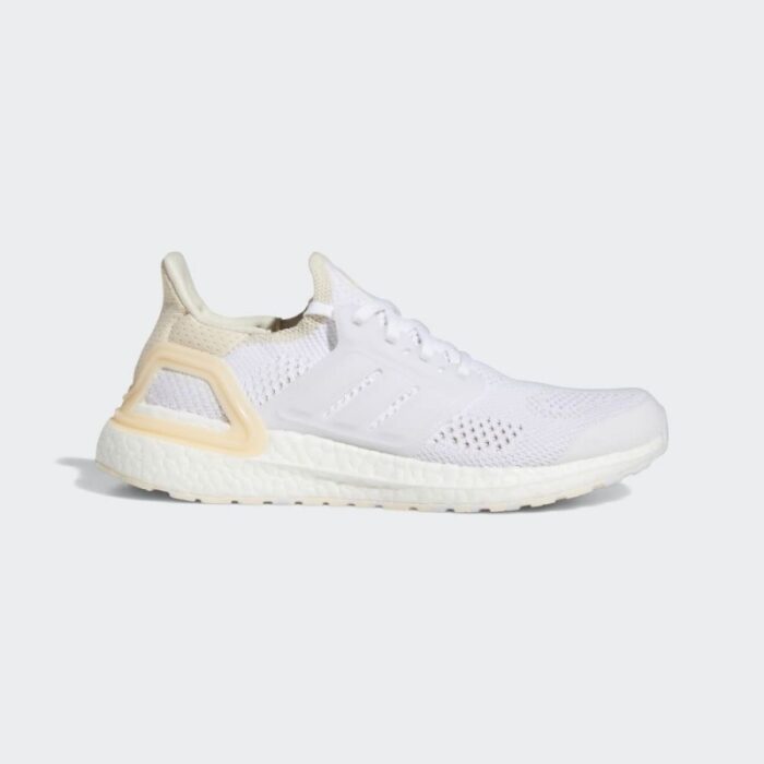 ⁦adidas Women's Ultraboost 19.5 DNA Shoes - White - حذاء اديداس الترا بوست 19.5 دي ان ايه للنساء لون أبيض⁩ - الصورة ⁦2⁩