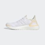 ⁦adidas Women's Ultraboost 19.5 DNA Shoes - White - حذاء اديداس الترا بوست 19.5 دي ان ايه للنساء لون أبيض⁩ - الصورة ⁦6⁩