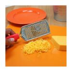 ⁦مبشرة صغيرة لليمون والشوكولاتة و الجبنة مع يد⁩ - الصورة ⁦4⁩