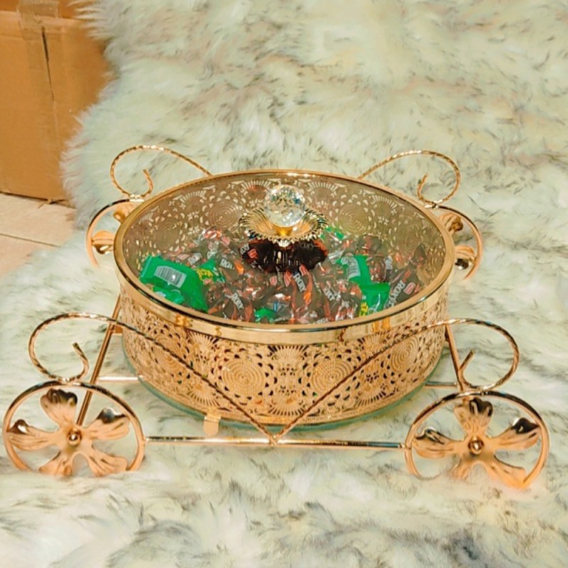 ⁦علبه حلو نحاسيه شكل عرباي⁩ - الصورة ⁦1⁩