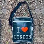 ⁦شنتة بناتي جلد كتف واحد I Love London⁩ - الصورة ⁦3⁩