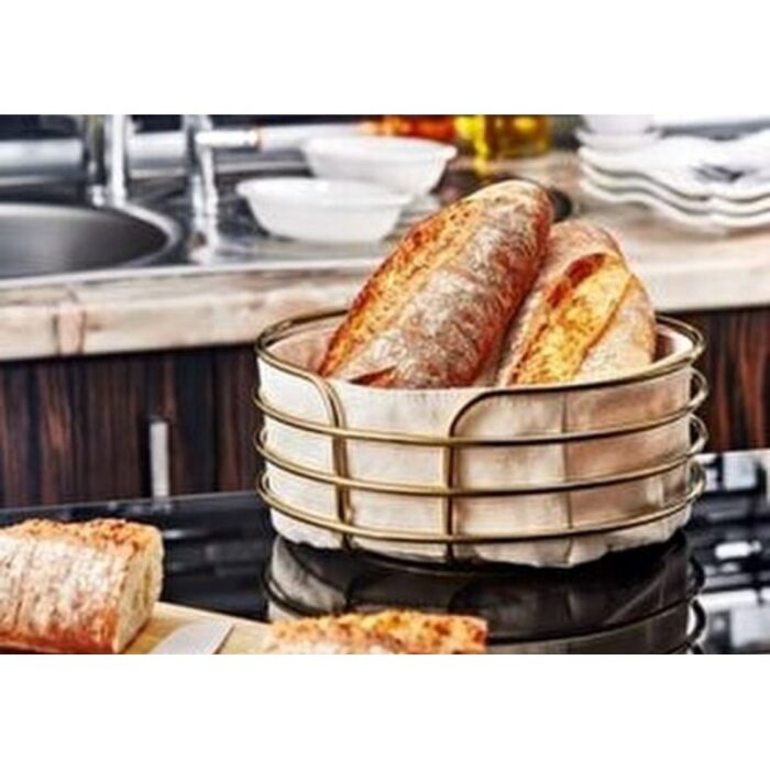 ⁦سلة خبز وديكور بيضاوي ذهبي مع قماش أبيض⁩ - الصورة ⁦2⁩