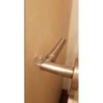 ⁦رداد وجلدة ستوب لمقبض الأبواب⁩ - الصورة ⁦2⁩