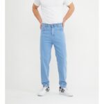 ⁦بنطلون جينز بـوي فريند شبابــي⁩ - الصورة ⁦2⁩