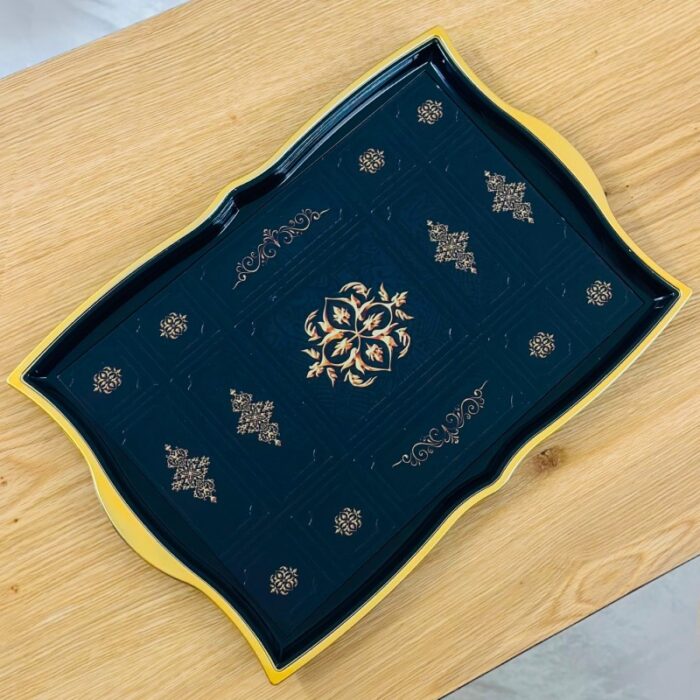 ⁦صينية بلاستيك وزجاج أسود مزخرف⁩ - الصورة ⁦3⁩