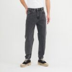 بنطلون جينز شبابي بوي فرند من JOHN LUCCA