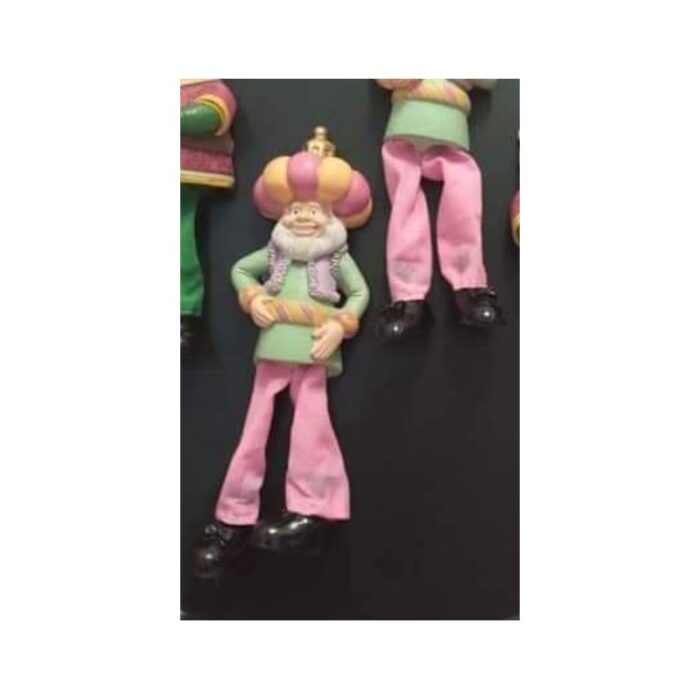 10317880_67db68a2c7dd3 فنانيس .. مغناطيس ثلاجة - الصورة 1