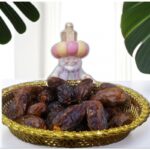 فنانيس .. تحفة مع مضيفة بلاستيك