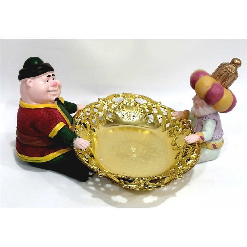 ⁦فنانيس مع صحن⁩ - الصورة ⁦1⁩