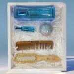 ⁦باكيج عطر colour me sky 100 ml +عطر نبض colour me sky 10 ml+مشط خشبي كلاسيكي boreal إيطالي+مشط خشبي مستطيل boreal إيطالي+كرة فوارة للاستحمام⁩ - الصورة ⁦3⁩