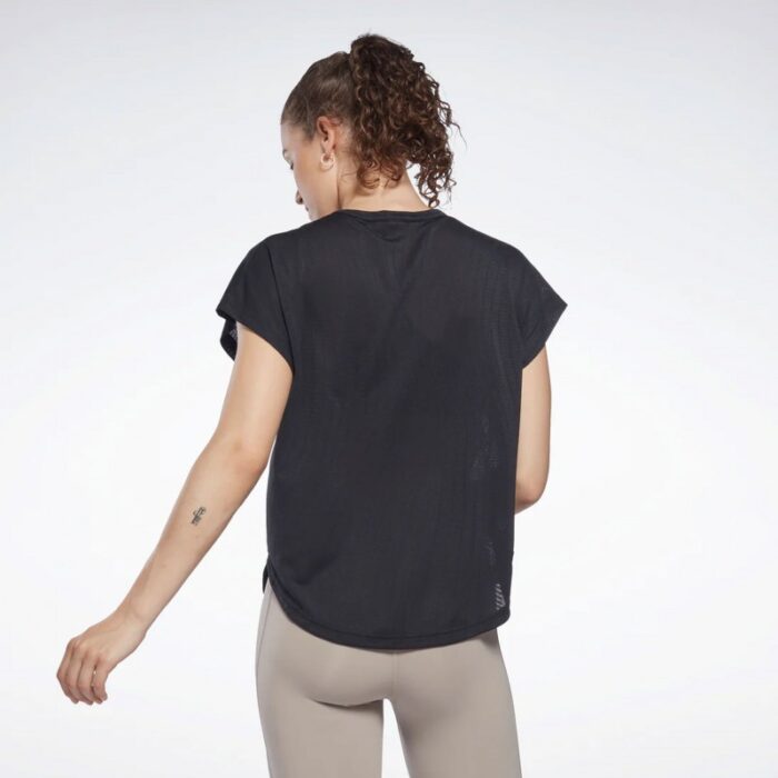 ⁦تيشيرت ريبوك يونيتد باي فيت نيس للنساء لون أسود - Reebok Women's United By Fitness T-Shirt- Black⁩ - الصورة ⁦4⁩